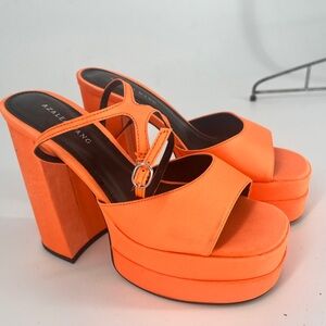Azalea wang size 8 Neon Orange Platform Block Heel Sandals